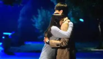 白敬亭何泓姗的关系怎么样匆匆那年相识很久未互动