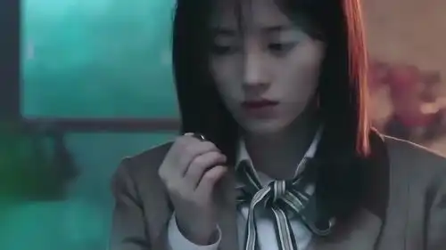 请赐我一双翅膀鞠婧祎拿着手里的戒指,脑海里满是天羽的誓言