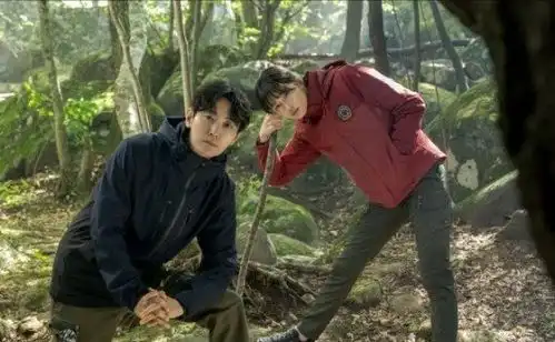 智异山公开新剧照39岁全智贤状态在线,侧颜撞脸郑素敏
