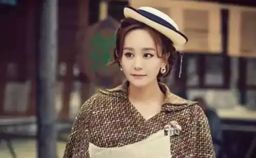 39岁紫薇给25岁的杨超越当娘,昔日琼女郎何以沦落至此