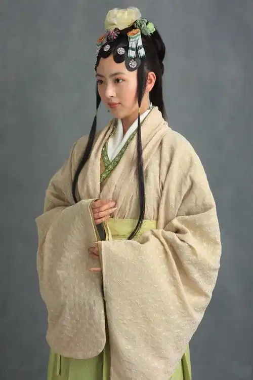 两版人物剧照大比拼,1987版红楼梦和2010版哪一部更经典
