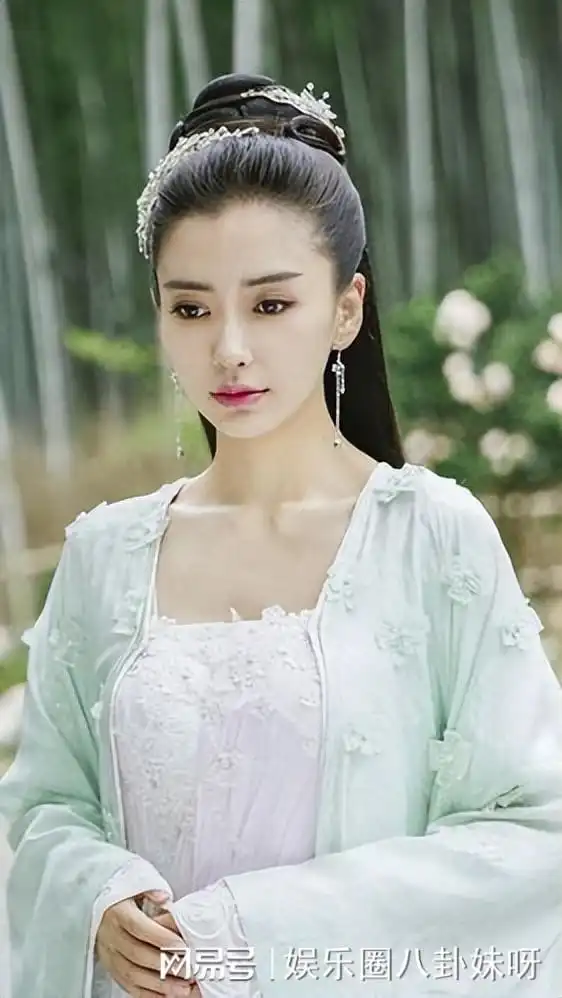 资本弃子杨颖一场婚礼花了2个亿,离婚后却跪地录综艺

