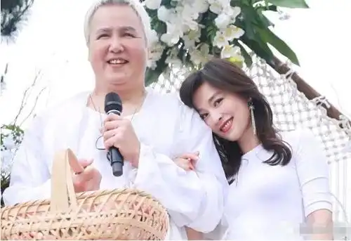 张庭冻龄女神微商界女王那当年如何在演艺圈内把一手好牌打烂的