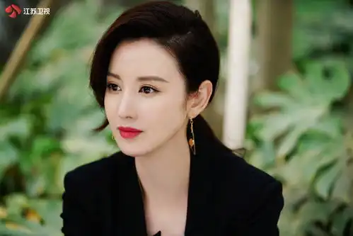 多面女神张萌身份转换间,享受忙碌的快乐