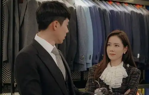 爱的迫降豆瓣8.4分,11集预告播放量300万,三个因素换来成绩
