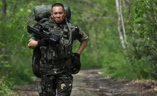 我是特种兵播出十年后,孤狼b组各自为战,老炮成为了网红
