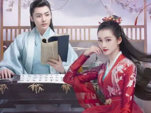 侯明昊与杨超越关晓彤都有甜蜜合作,你更喜欢他和谁组成的cp

