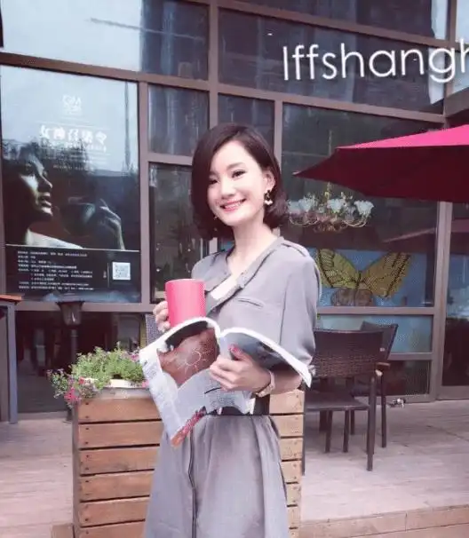 她曾经带资进组,然而在父亲宣告破产之后,昔日霸屏女主不复存在生意
