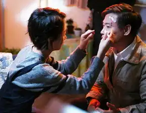 大叔小鲜肉都合作一遍,周冬雨真是百搭脸随意配cp
