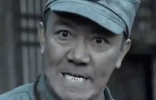 亮剑3没播就凉了,李幼斌忍不住开怼战地护士还穿紧身衣
