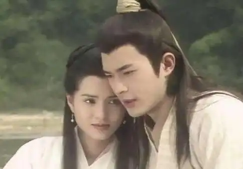 现实版让子弹飞郑州某酒店被指涨价,客服深夜紧急回复
