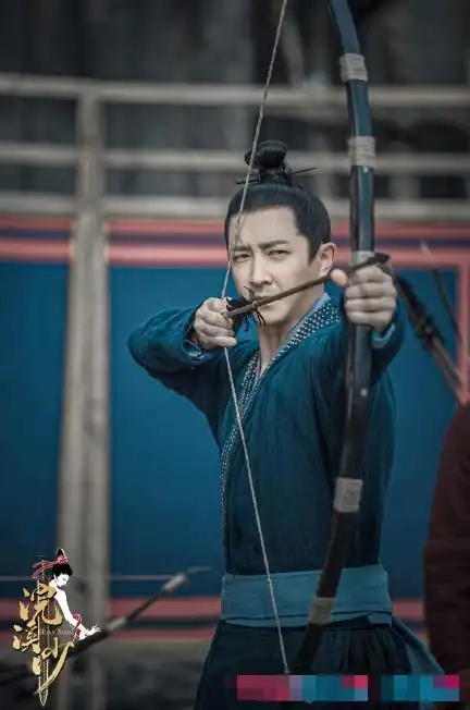 浣溪沙杀青晒主演剧照,佟丽娅真美如西施,何润东造型霸气
