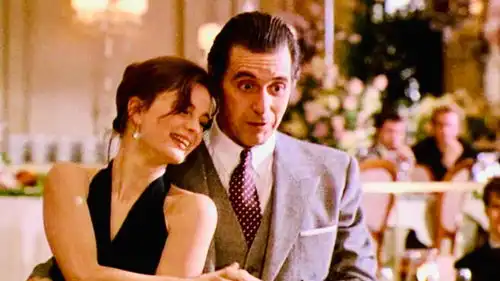 美国剧情片闻香识女人故事梗概
