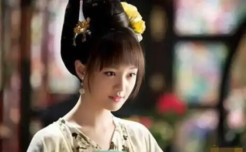 郑爽古装造型有这么多种美法绝对不输阿月