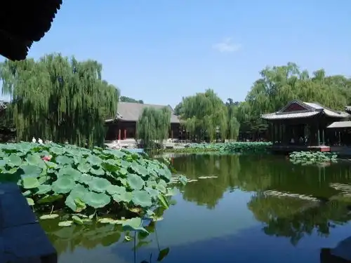 你的私家庭院,怎能少了精致的花园小径