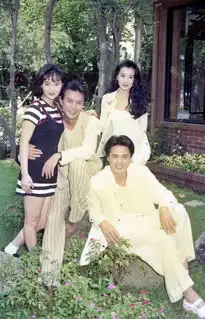 组图50岁萧蔷蕾丝透视装展s曲线穿紧身衣大秀一字马
