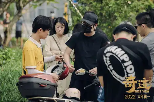 奇迹发特辑致敬时代奋斗者文牧野严抠细节
