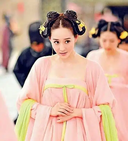 此才女11岁入宫,因一事得罪皇帝,她写了二十个字,皇帝转怒为喜
