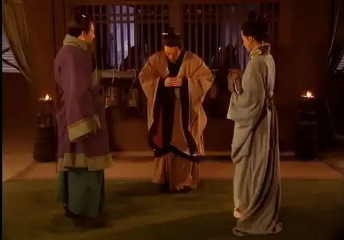 秦始皇父亲嬴异人被训斥吕不韦并不是你的主人,凡事要自己作主