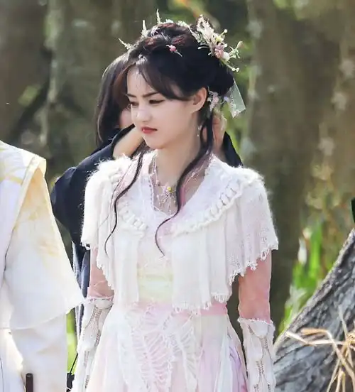 狐妖小红娘王权篇大婚路透曝光梵云飞紫衣邪魅,成毅白衣好仙
