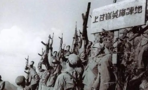 志愿军在朝鲜构筑万里长城,从此告别雪水炒面,吃油条喝豆浆
