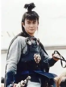 古装剧中的奇葩造型董洁头戴金针菇,李小冉头顶一颗迎客松