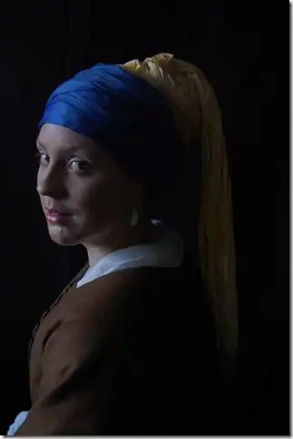 荷兰画家维米尔的名画戴珍珠耳环的少女的头巾有透露什么信息吗如宗教等,为什么要戴着头巾