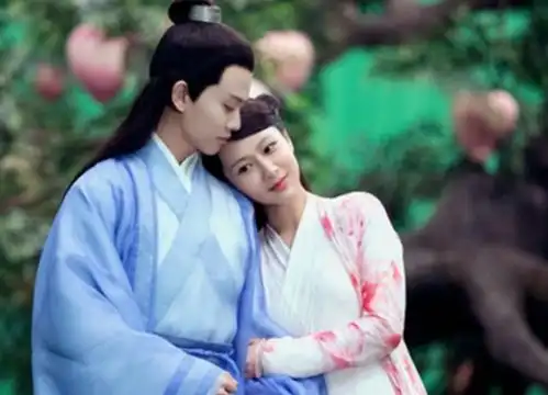 杨紫演傻白甜,郑爽演傻白甜,看到她不好意思打扰了