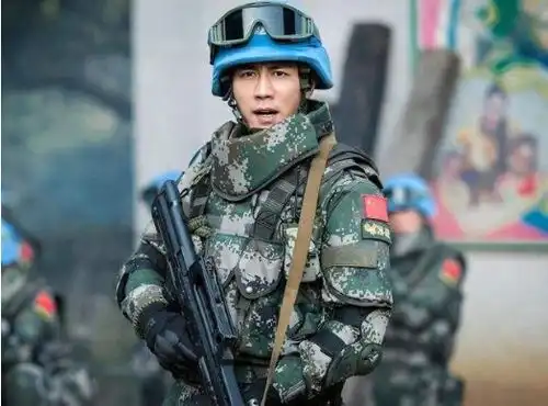 解放军06式防弹衣,防弹防刺防砍防铁棍,堪称全球最严密的护具