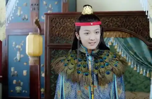 新版红楼梦悄然开播,宝玉呆萌,黛玉欠佳,香菱太美酷似佟丽娅