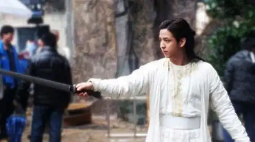 郭靖为何会战死只因他忘了早年学的一门神功,若使出来就很难死
