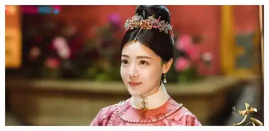 说自己是电视剧菜鸟,汤唯这是主动走下神坛了