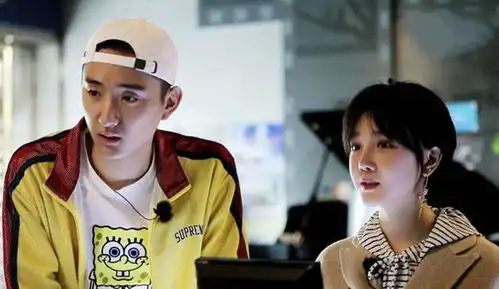 他们在剧外是夫妻,剧中却演母子,给双胞胎孩子取名一模一样