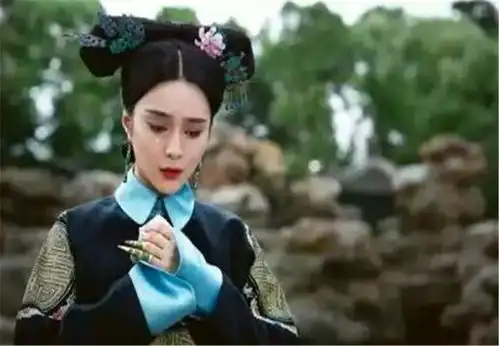 范冰冰难道要靠大烂片复出毁容式演技评分3.9,辣眼清宫电影