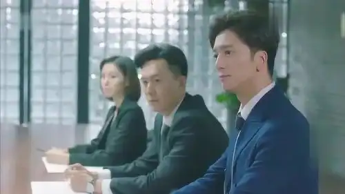 一千零一夜柏海不顾其他人的反对,决定将七七直接升为花艺师