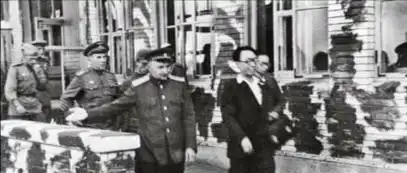 末代皇帝溥仪作为战俘,在被苏联关押时,真实的生活是怎么样的
