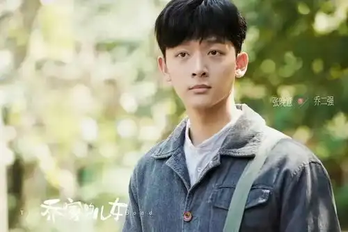 李易峰北京被偶遇,真人又白又高像20出头,曝已转幕后捧其他艺人