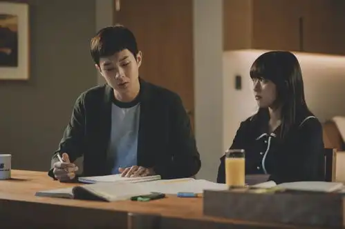 害怕变成中产的富豪们,不允许孩子有赘肉和自由
