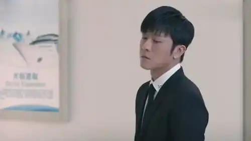如若巴黎不快乐靖杰曼君在公司互开玩笑,还约一起吃饭
