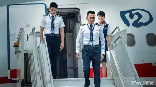 中国机长杨颖孟子义的加戏有原因,袁泉的故事线才是遗憾
