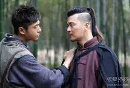 张戈新戏土匪造型曝光与好声音张玮撞头
