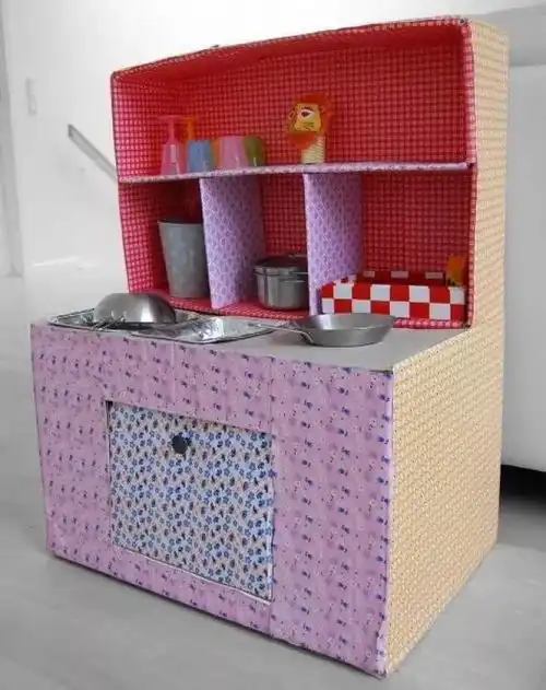 区角环创纸箱做的豪华娃娃家