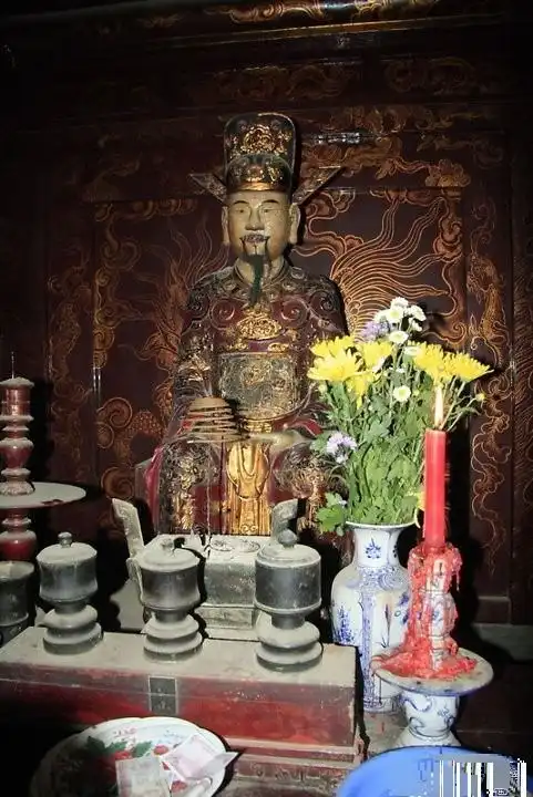 越南历史上3个谜团开国帝王离奇死亡,末代皇帝竟被质疑是野种
