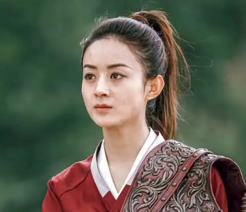 娱乐圈多现实9年前她给李沁当配角,9年后李沁给她当配角
