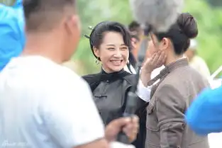 许晴军装造型霸气外露新戏搭小演员否认姐弟恋
