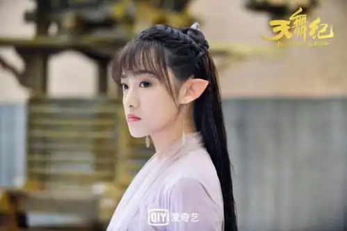 吴佳怡暑期霸屏模式开启天舞纪那江开播