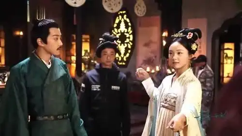 青青子衿花絮骆秋迟教闻人隽玩弹弓,奖励很有爱