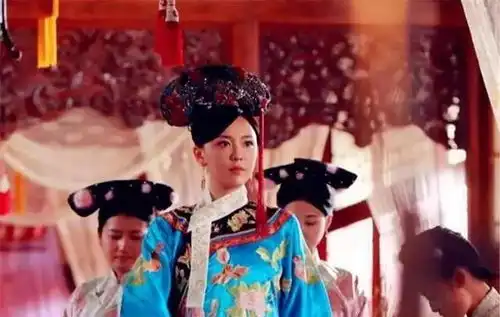 满清有八大姓氏,这些天天说的人名,你知道和珅姓什么吗
