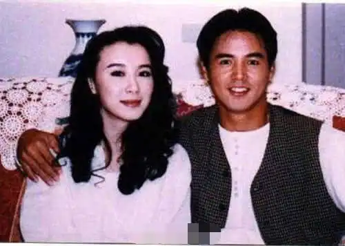张庭老公年轻时剧照曝光颜值不输当今小鲜肉