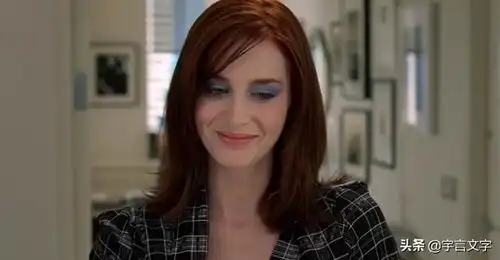 穿普拉达的女王彻底外化的精致自爱,沉溺迷茫的最后涅槃
